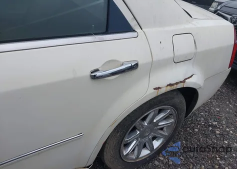 2005 Chrysler 300C z USA, uszkodzony, nr VIN 2C3JA63H75H659593